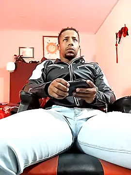 AlejoKhalifa  online show from March 7, 2026, 9:28 am