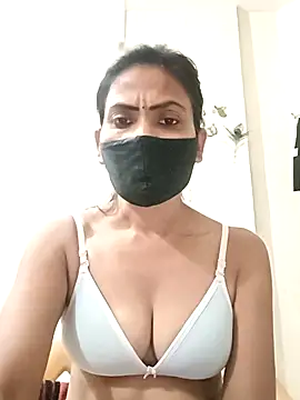 sunita6009 online show from July 6, 2026, 3:03 pm