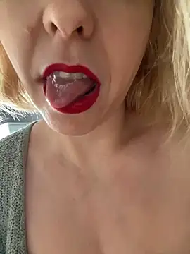 Snapshot of Yourdirtybitch chatting on February 6, 2025, 5:57 am Yourdirtybitch online show from February 6, 2025, 5:57 am