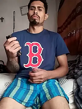 Snapshot of pene_latinoriico chatting on January 2, 2025, 4:35 pm pene latinoriico online show from January 2, 2025, 4:35 pm