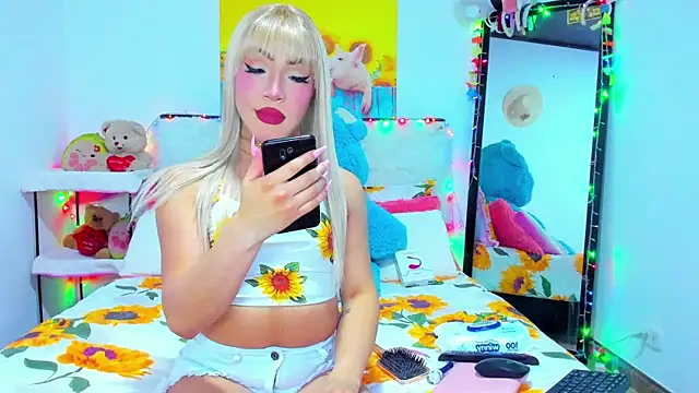 Candy Candy   online show from October 22, 2025, 9:25 pm