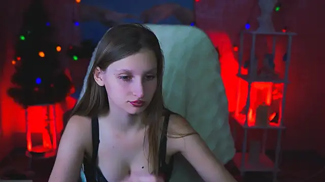 EllaHorton online show from December 5, 2024, 12:33 pm