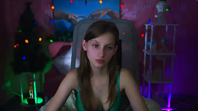 EllaHorton online show from January 7, 2025, 2:41 pm