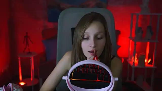 EllaHorton online show from February 8, 2025, 6:43 am