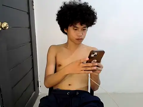 Asiantwink21 online show from April 12, 2026, 1:49 pm