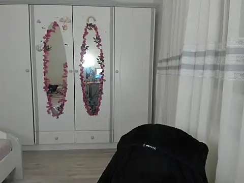 Maya-and guests online show from February 5, 2026, 3:33 am