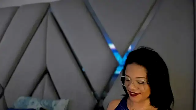 paula daniela1 online show from January 25, 2025, 8:53 pm