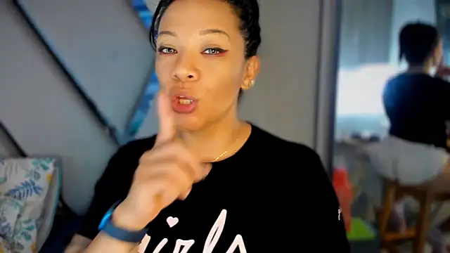 paula daniela1 online show from February 18, 2025, 1:43 am