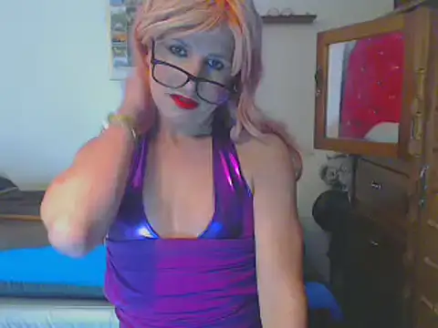 LorenJade online show from February 4, 2025, 7:07 am