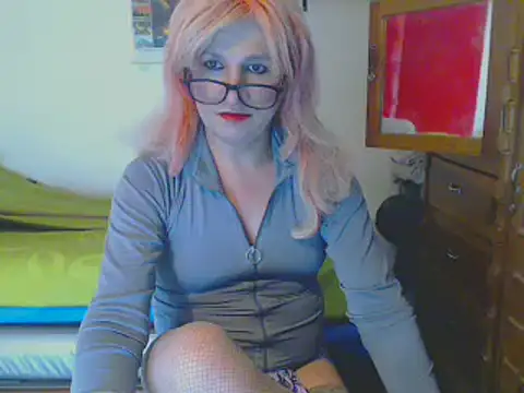 LorenJade online show from February 7, 2025, 7:18 am