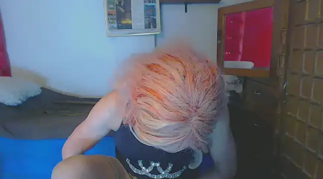 LorenJade online show from February 13, 2025, 8:59 am