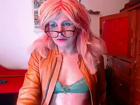 LorenJade online show from October 7, 2025, 9:28 am