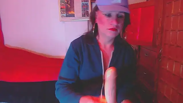 LorenJade online show from November 8, 2025, 7:30 am