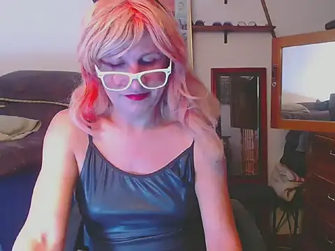 LorenJade online show from May 16, 2026, 7:27 am