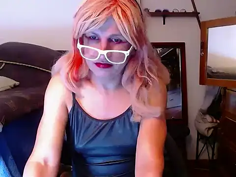 LorenJade online show from May 17, 2026, 10:33 am