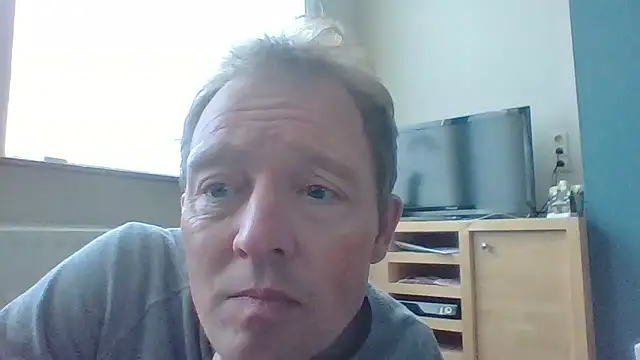 Snapshot of bertolini chatting on October 26, 2025, 1:39 pm bertolini online show from October 26, 2025, 1:39 pm