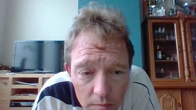 Snapshot of bertolini chatting on November 9, 2025, 7:39 am bertolini online show from November 9, 2025, 7:39 am