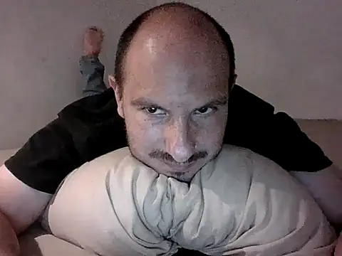 Snapshot of RR626@xh chatting on October 20, 2025, 4:35 am RR626xh online show from October 20, 2025, 4:35 am