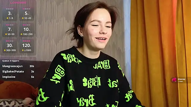 girl with snaketatto0 online show from January 23, 2025, 7:22 am