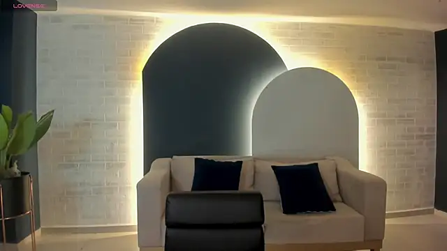 Snapshot of GigiLee_ chatting on December 3, 2024, 12:06 pm GigiLee  online show from December 3, 2024, 12:06 pm