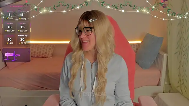 estivalae online show from December 15, 2025, 11:58 am