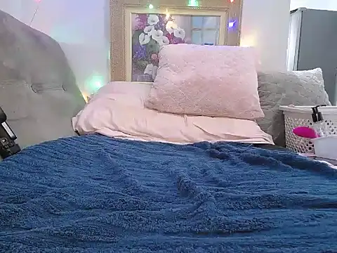 Irresistible24 online show from February 28, 2025, 7:35 pm