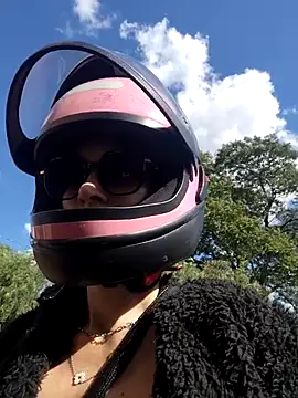 Irresistible24 online show from November 18, 2025, 6:56 pm