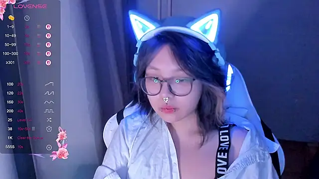 Snapshot of maydaykimmy chatting on February 8, 2026, 8:23 pm maydaykimmy online show from February 8, 2026, 8:23 pm