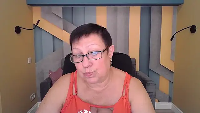 BarbaraTurners online show from October 1, 2025, 6:47 pm