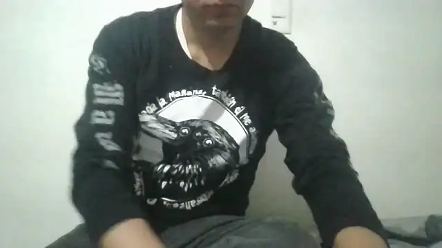 angeljz4 online show from April 7, 2026, 7:20 am