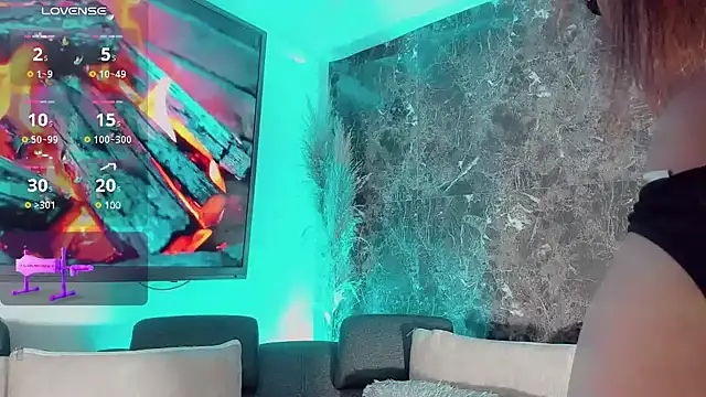 Emmaa Saenz  online show from January 23, 2025, 9:50 pm