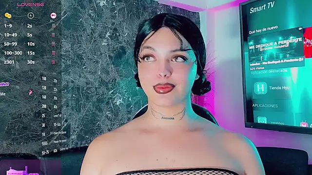 Emmaa Saenz  online show from February 12, 2026, 10:38 pm