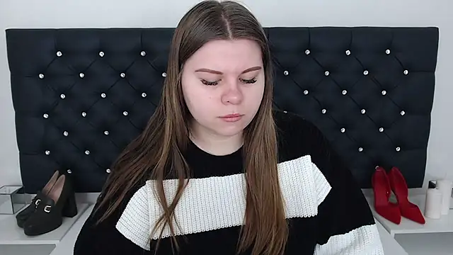 Snapshot of AbbyPleasure chatting on March 3, 2025, 9:44 am AbbyPleasure online show from March 3, 2025, 9:44 am