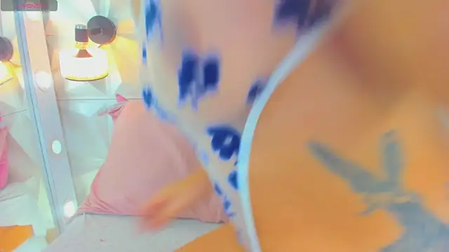 cute latinaxxx online show from April 4, 2026, 11:02 pm