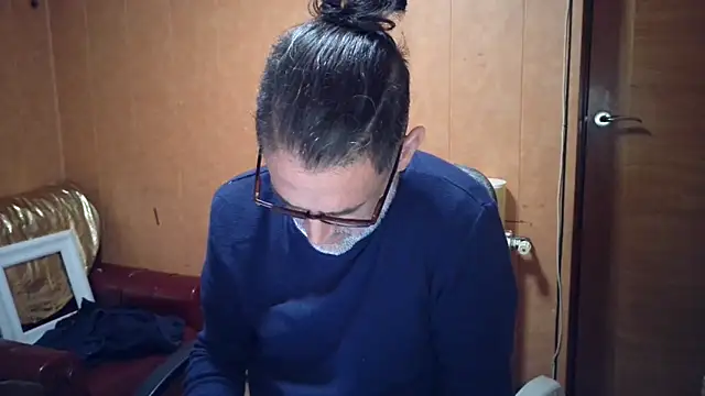 Lia Y PatrickX online show from November 11, 2025, 5:02 pm