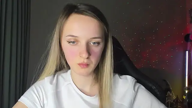 Snapshot of RouseReed chatting on February 19, 2025, 4:33 pm RouseReed online show from February 19, 2025, 4:33 pm