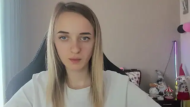 Snapshot of RouseReed chatting on February 22, 2025, 10:18 am RouseReed online show from February 22, 2025, 10:18 am