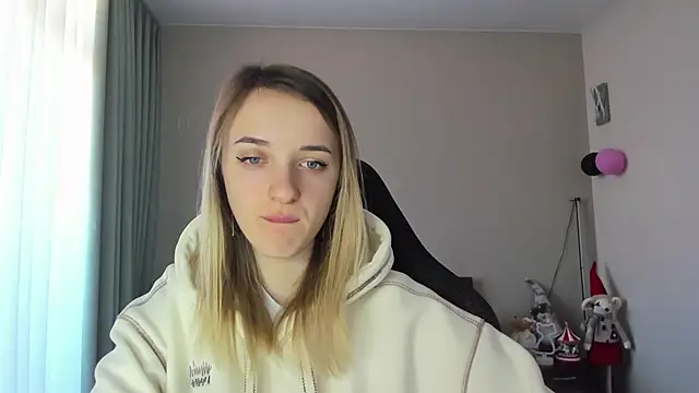 Snapshot of RouseReed chatting on February 25, 2025, 7:09 am RouseReed online show from February 25, 2025, 7:09 am