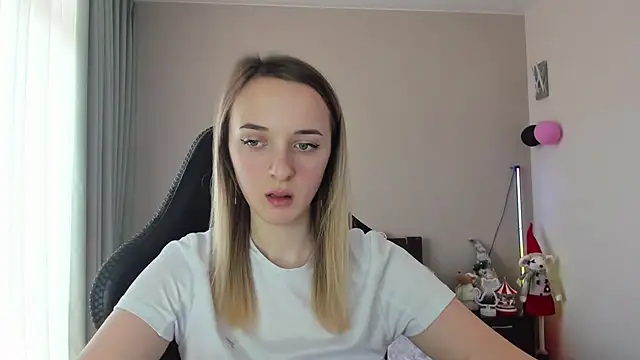 Snapshot of RouseReed chatting on February 25, 2025, 10:15 am RouseReed online show from February 25, 2025, 10:15 am