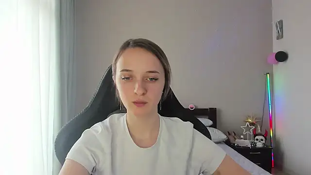 Snapshot of RouseReed chatting on March 5, 2025, 10:11 am RouseReed online show from March 5, 2025, 10:11 am