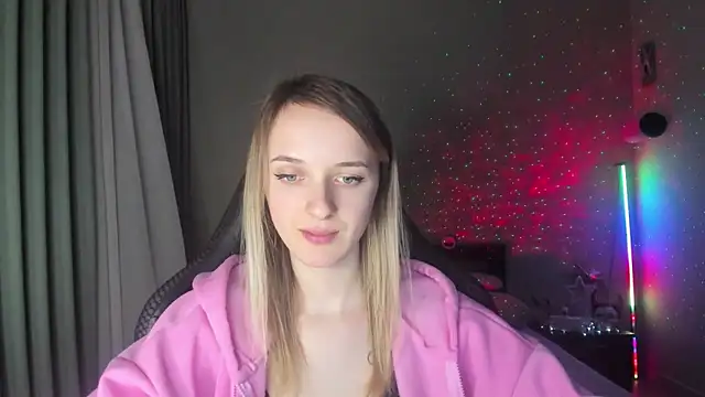 Snapshot of RouseReed chatting on March 6, 2025, 4:38 pm RouseReed online show from March 6, 2025, 4:38 pm