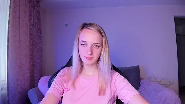 Snapshot of RouseReed chatting on September 9, 2025, 6:24 am RouseReed online show from September 9, 2025, 6:24 am