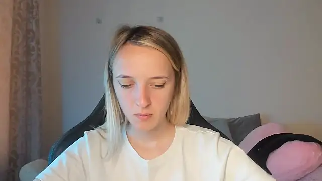 Snapshot of RouseReed chatting on September 16, 2025, 6:25 am RouseReed online show from September 16, 2025, 6:25 am