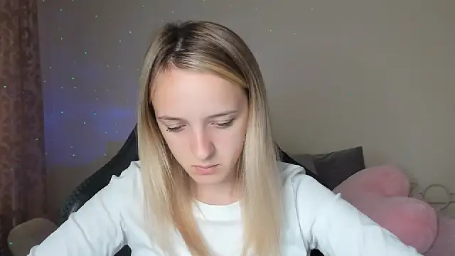 Snapshot of RouseReed chatting on September 20, 2025, 6:14 am RouseReed online show from September 20, 2025, 6:14 am