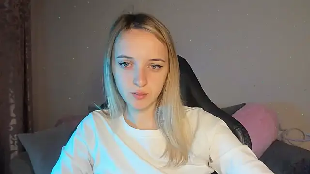 Snapshot of RouseReed chatting on October 11, 2025, 6:34 am RouseReed online show from October 11, 2025, 6:34 am