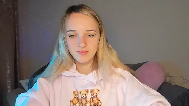 Snapshot of RouseReed chatting on October 16, 2025, 6:47 am RouseReed online show from October 16, 2025, 6:47 am