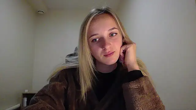 Snapshot of RouseReed chatting on October 18, 2025, 5:10 am RouseReed online show from October 18, 2025, 5:10 am