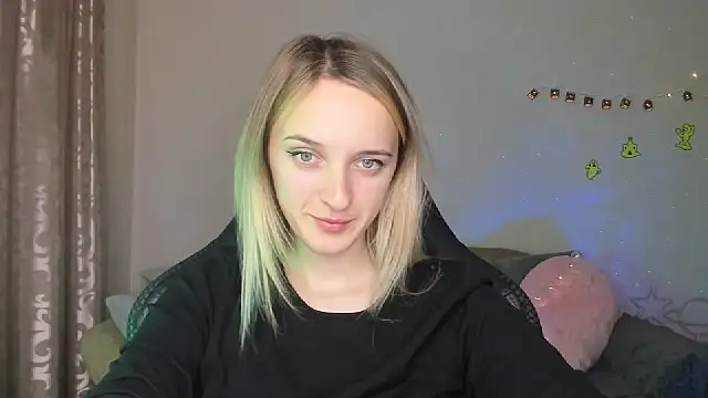 Snapshot of RouseReed chatting on October 29, 2025, 1:02 pm RouseReed online show from October 29, 2025, 1:02 pm