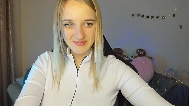 Snapshot of RouseReed chatting on November 16, 2025, 1:06 pm RouseReed online show from November 16, 2025, 1:06 pm