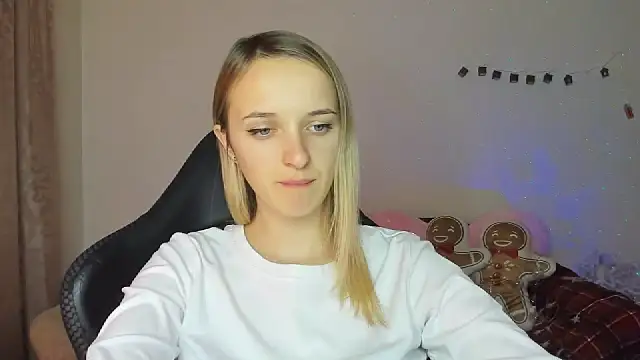 Snapshot of RouseReed chatting on November 23, 2025, 1:11 pm RouseReed online show from November 23, 2025, 1:11 pm